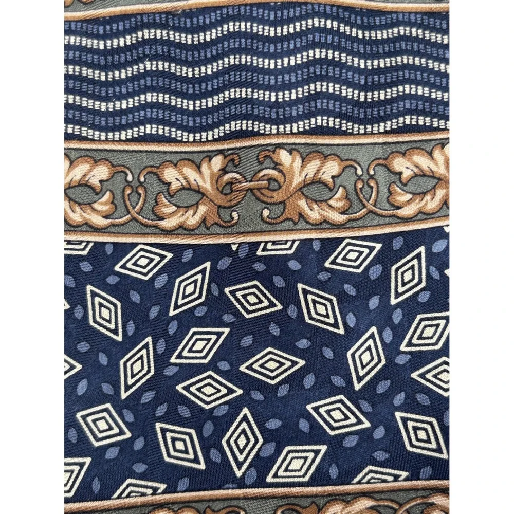 Cellini Uomo Men's 100% Silk Necktie Navy Blue Geometric Pattern Made in USA